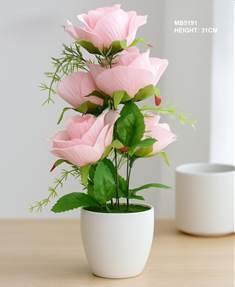 Realistic artificial plant for d....