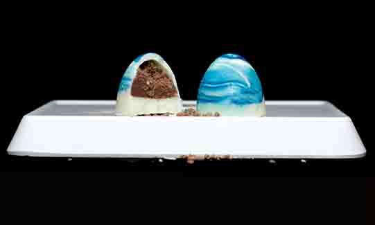 Egg-shaped Chocolate Open....