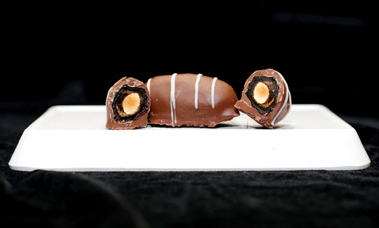 Milk Chocolate Dates & Almond Op....